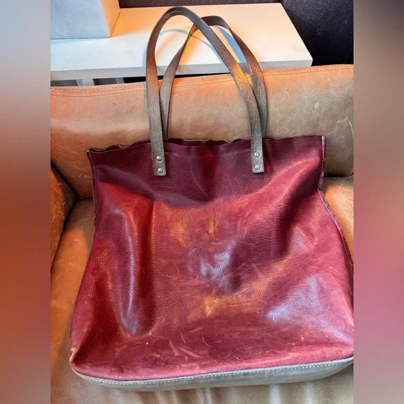 Vintage vibes red maroon brown soft leather tote Toshi minimal designer luxe - Picture 5 of 17